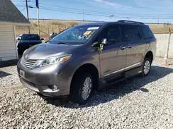 TOYOTA SIENNA