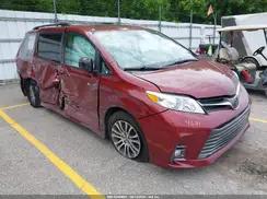 TOYOTA SIENNA