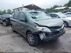 TOYOTA SIENNA