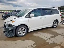 TOYOTA SIENNA