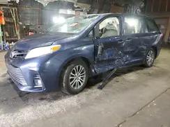 TOYOTA SIENNA
