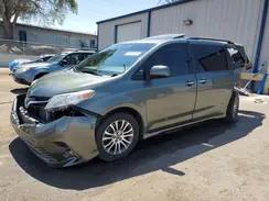 TOYOTA SIENNA