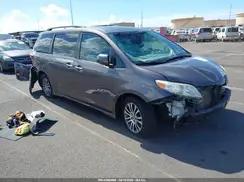 TOYOTA SIENNA