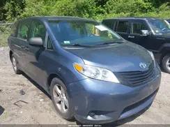 TOYOTA SIENNA