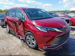 TOYOTA SIENNA