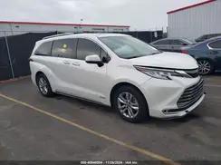 TOYOTA SIENNA