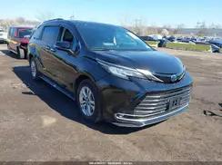 TOYOTA SIENNA