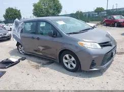 TOYOTA SIENNA