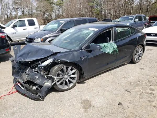 TESLA MODEL 3