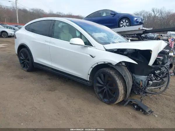 TESLA MODEL X