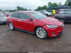 TESLA MODEL X