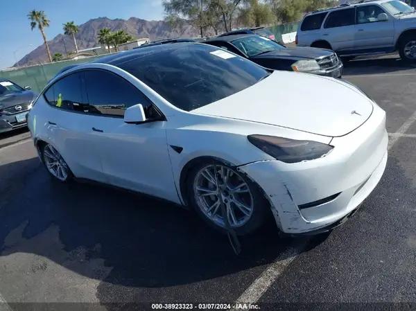 TESLA MODEL Y