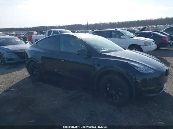 TESLA MODEL Y