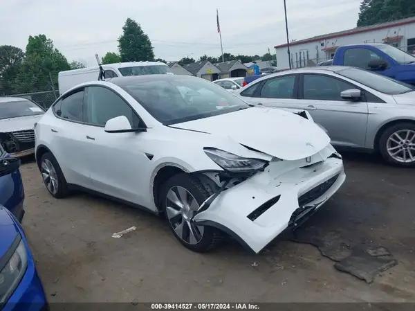 TESLA MODEL Y