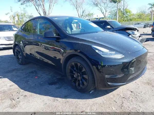 TESLA MODEL Y