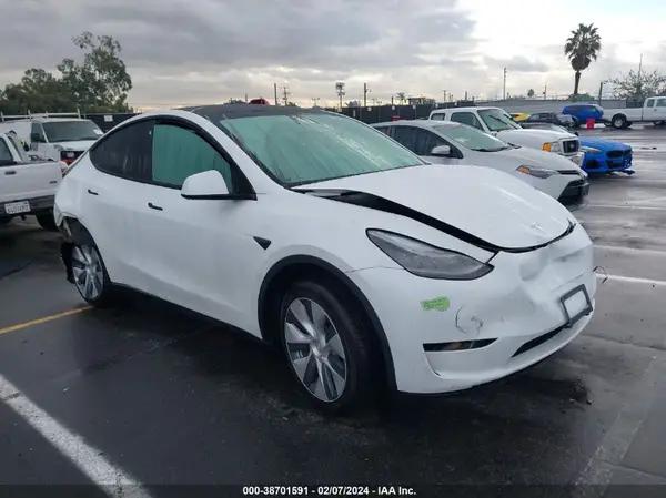 TESLA MODEL Y