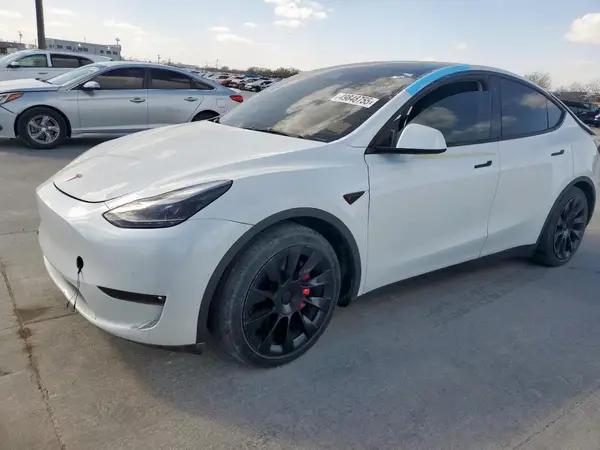 TESLA MODEL Y