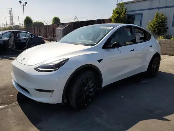 TESLA MODEL Y