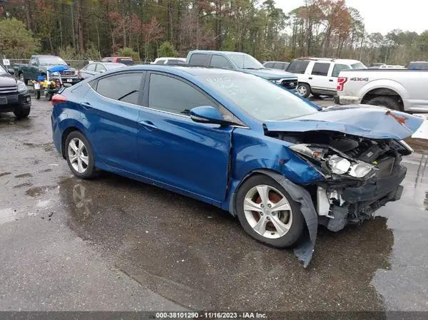 HYUNDAI ELANTRA