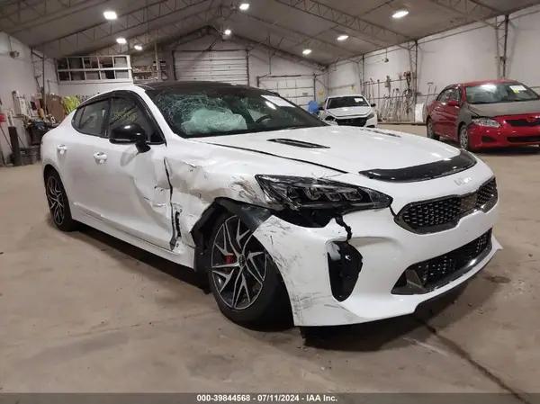 KIA STINGER