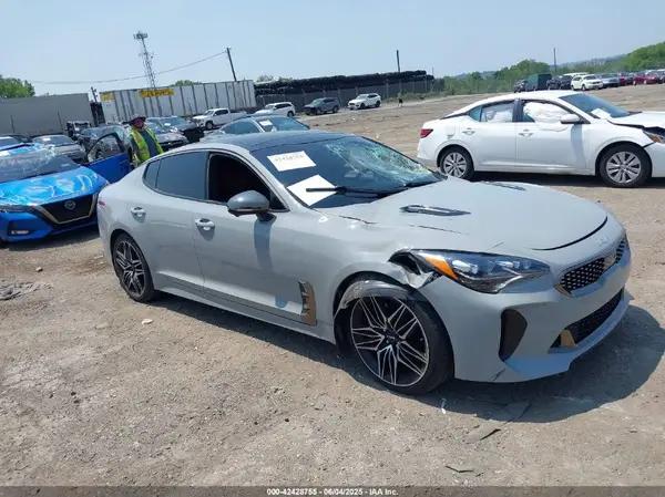 KIA STINGER
