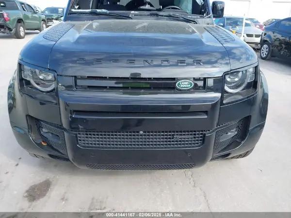 LAND ROVER DEFENDER