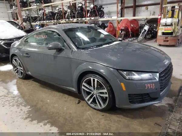 AUDI TT