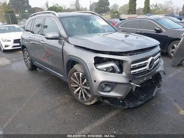 MERCEDES-BENZ GLB