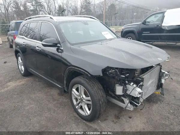 MERCEDES-BENZ GLB