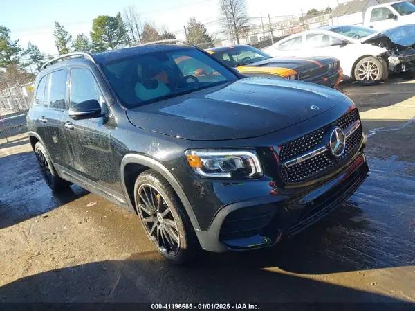 MERCEDES-BENZ GLB