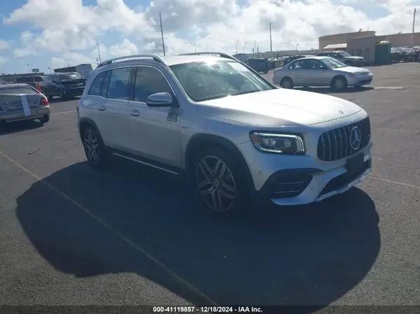 MERCEDES-BENZ GLB