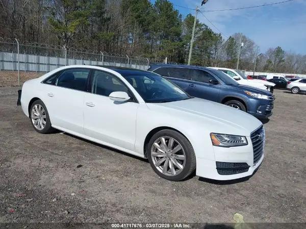 AUDI A8