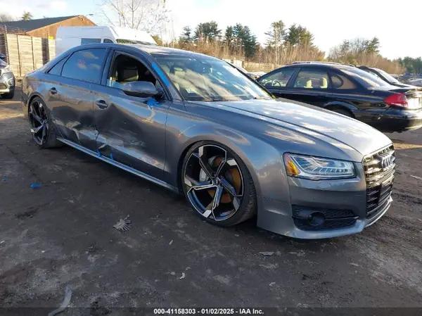 AUDI A8