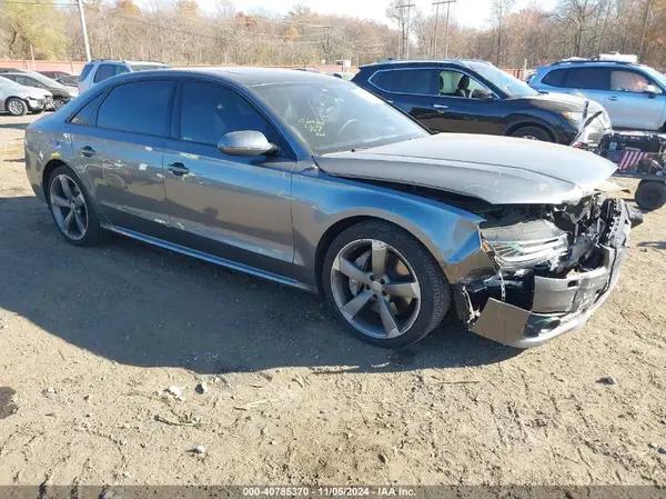 AUDI A8
