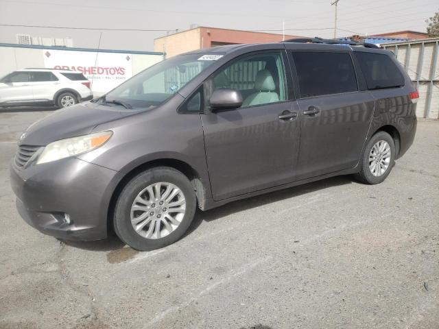 TOYOTA SIENNA