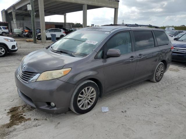 TOYOTA SIENNA