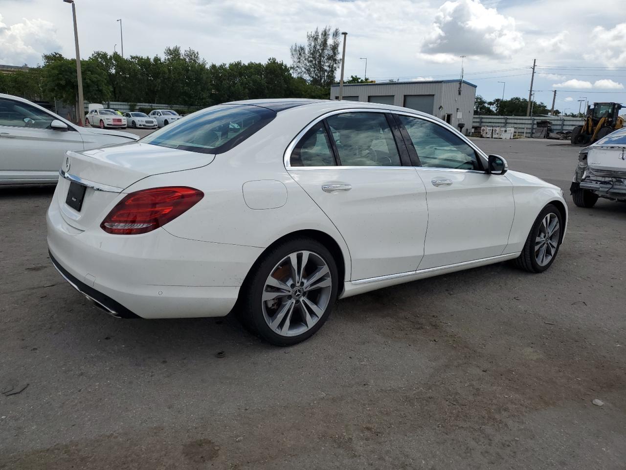 WDDWF4JB4JR414434 2018 MERCEDES-BENZ C CLASS - Image 3