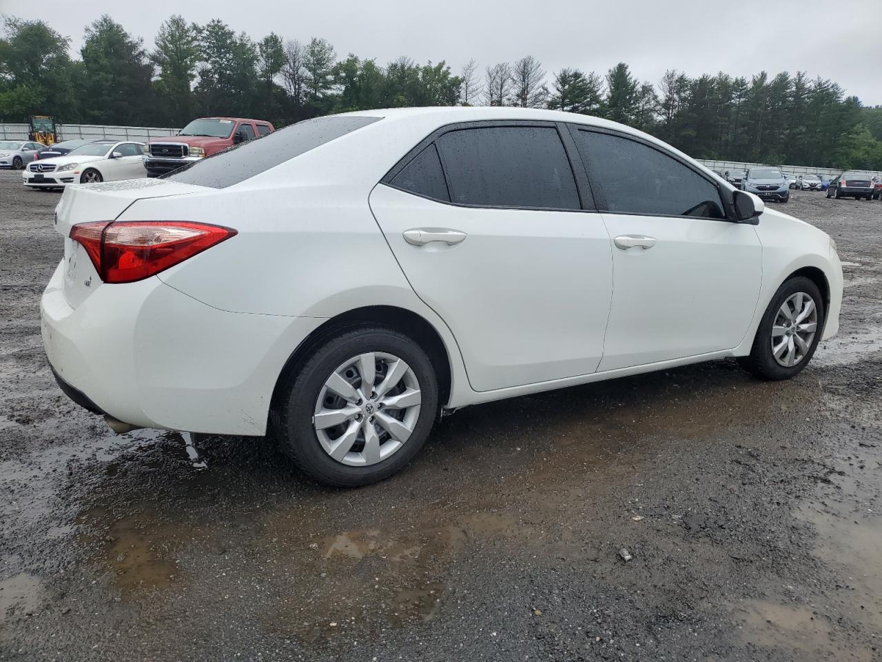 5YFBURHE0JP807613 2018 TOYOTA COROLLA - Image 3