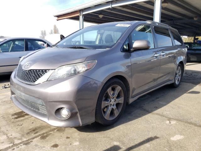 TOYOTA SIENNA