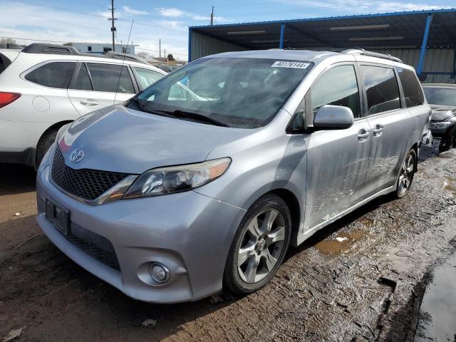 TOYOTA SIENNA