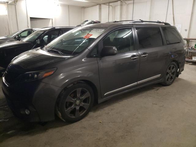 TOYOTA SIENNA