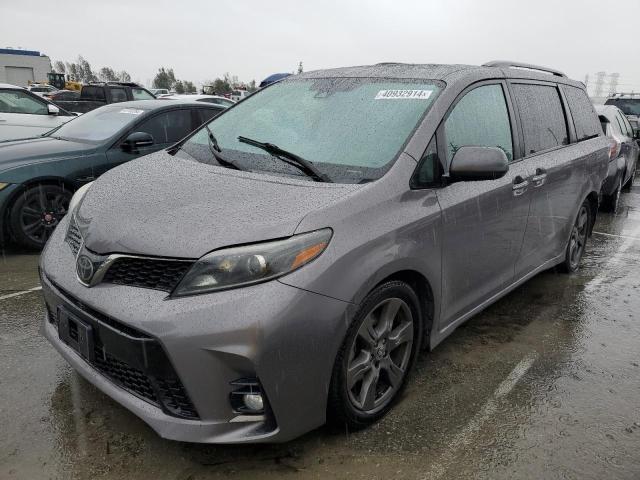 TOYOTA SIENNA