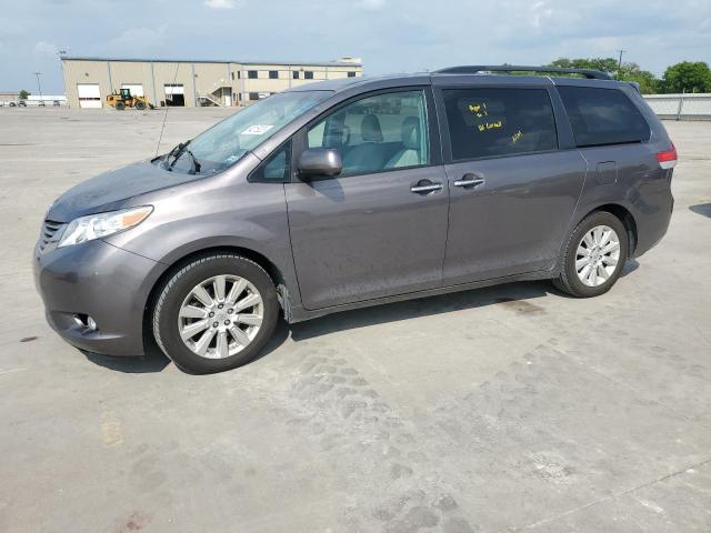 TOYOTA SIENNA