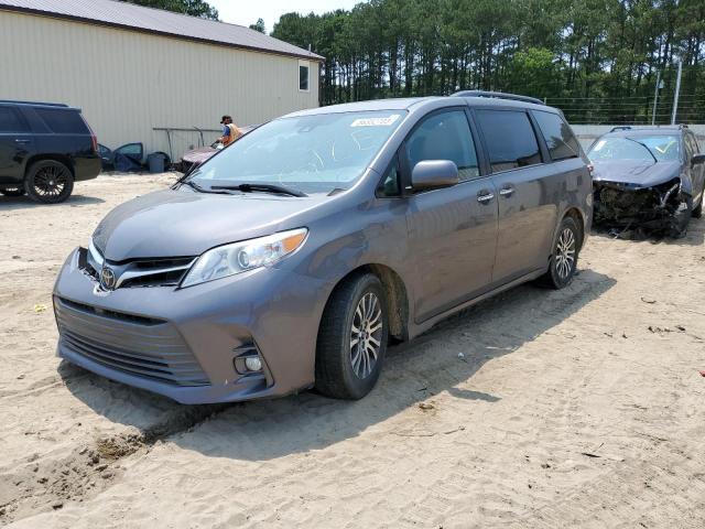 TOYOTA SIENNA