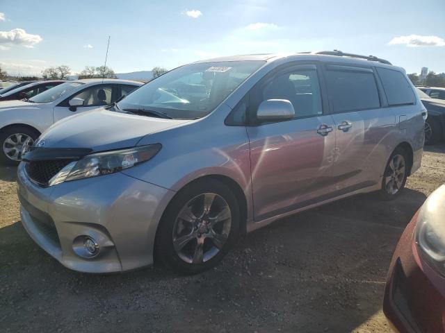 TOYOTA SIENNA