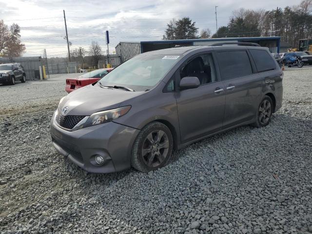 TOYOTA SIENNA