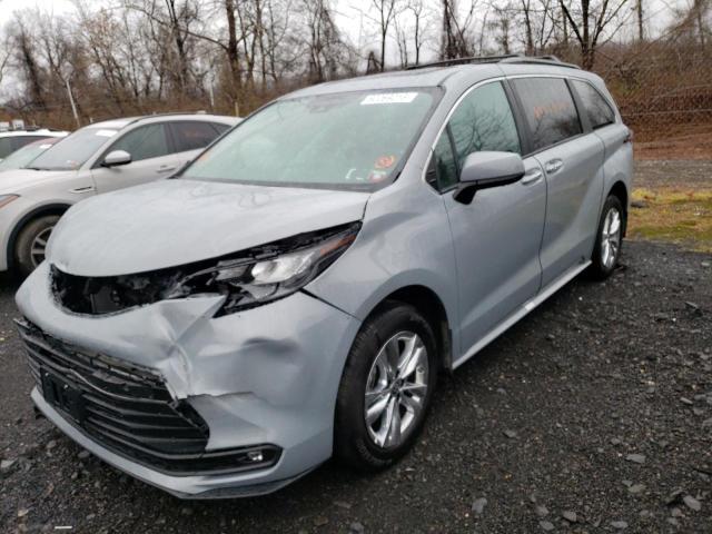 TOYOTA SIENNA