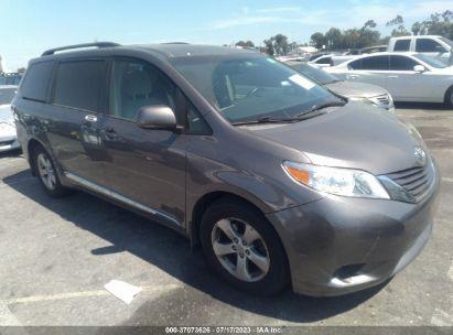 TOYOTA SIENNA