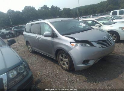 TOYOTA SIENNA