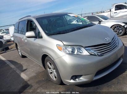 TOYOTA SIENNA